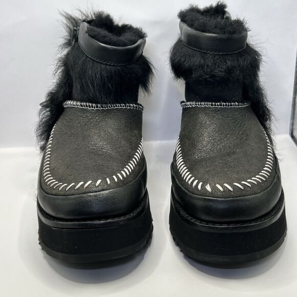 UGG Fluff Punk Black Platform Boots Sheepskin Lined Size 6 STORE MODEL Womens - Picture 12 of 16